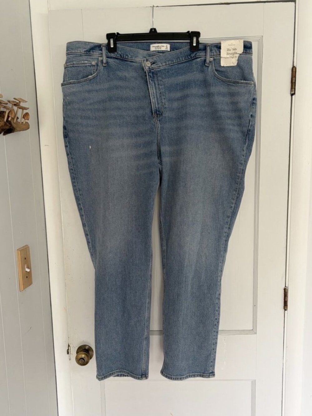 NWT Abercrombie & Fitch Curve Love 90s Straight Ultra High Rise Jeans 37 X 24R